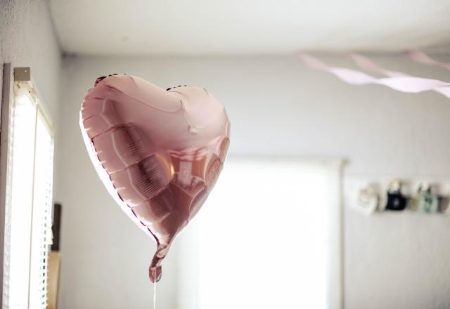 heart shaped pink balloon